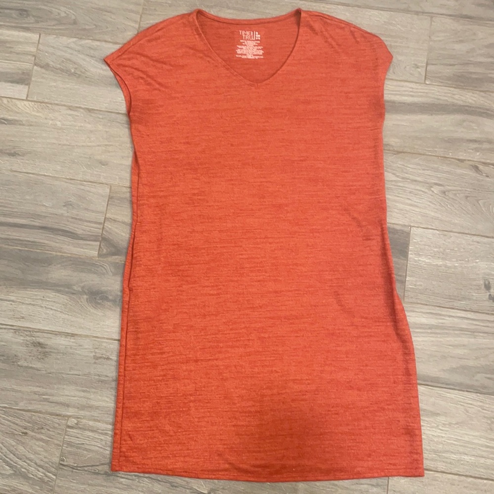 Light short sleeve sweater dress
